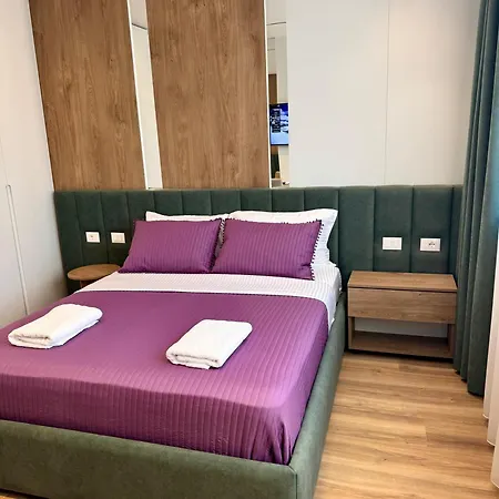 Pearl Pool Luxury * Golem (Tirana)