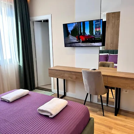 Pearl Pool Luxury * Golem (Tirana)