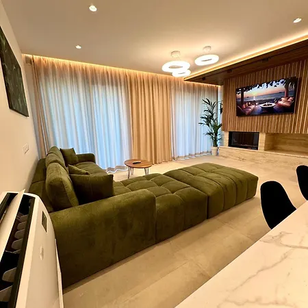 Pearl Pool Luxury Golem (Tirana)