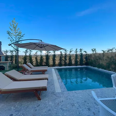 Villa Pearl Pool Luxury