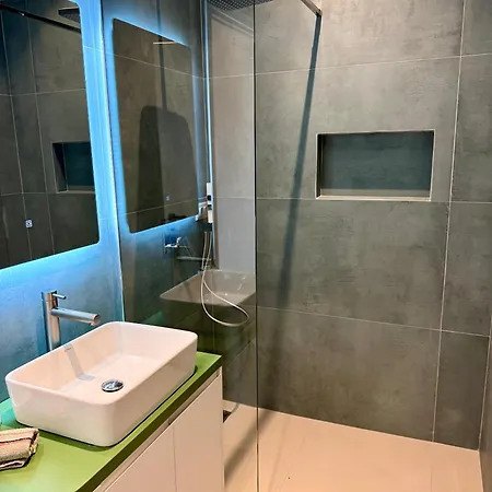 Villa Pearl Pool Luxury Golem (Tirana)