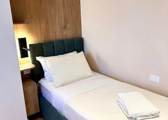 Pearl Pool Luxury 골렘