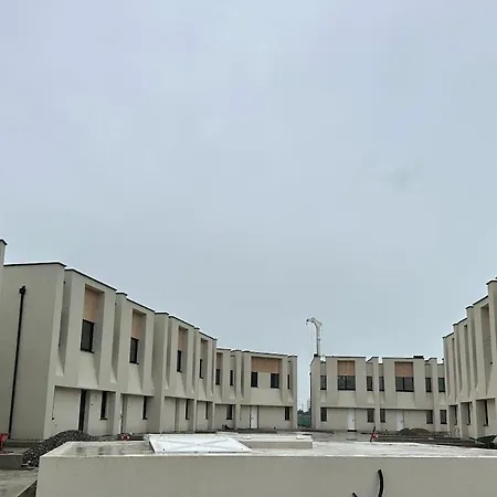Pearl Pool Luxury * Golem (Tirana)