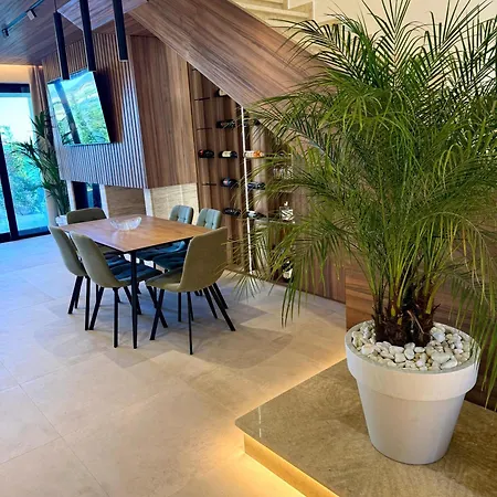 Pearl Pool Luxury فيلة