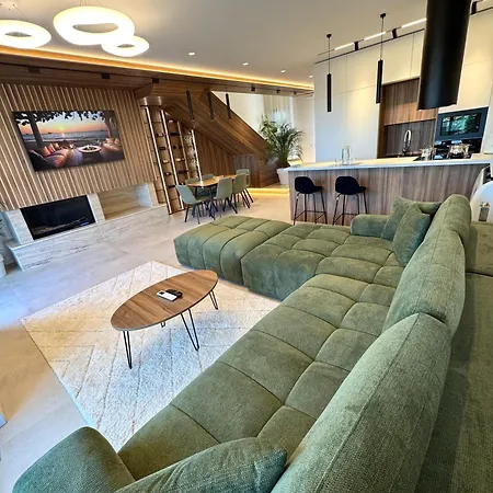 Pearl Pool Luxury *
