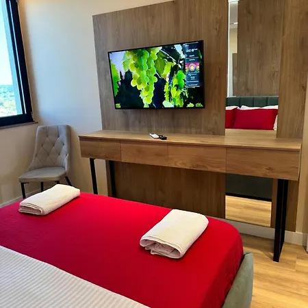 Pearl Pool Luxury גולם