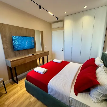 Pearl Pool Luxury *
