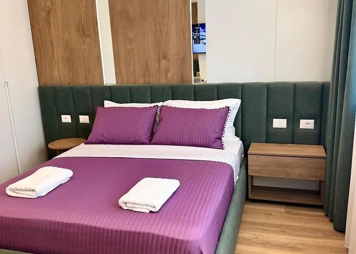 Pearl Pool Luxury * Golem (Tirana)